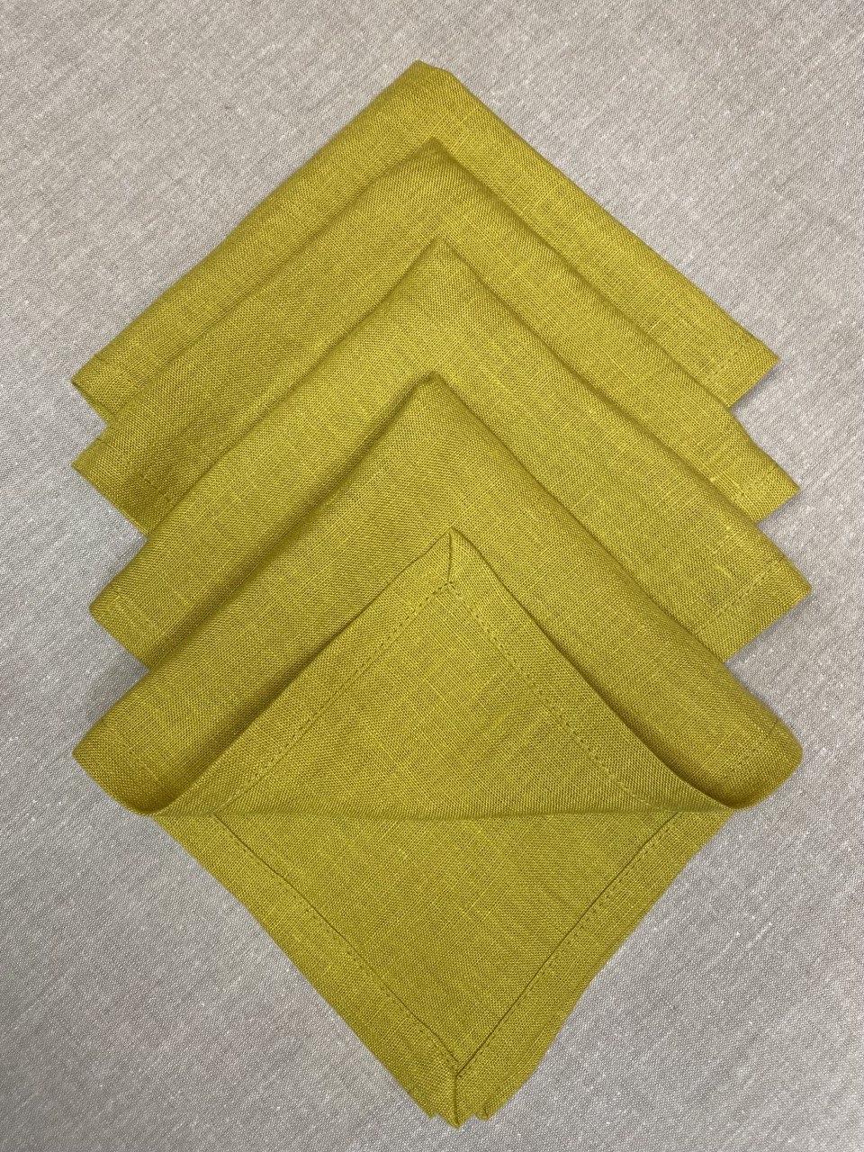 Льняная салфетка оливково-горчичная (35×35 см)