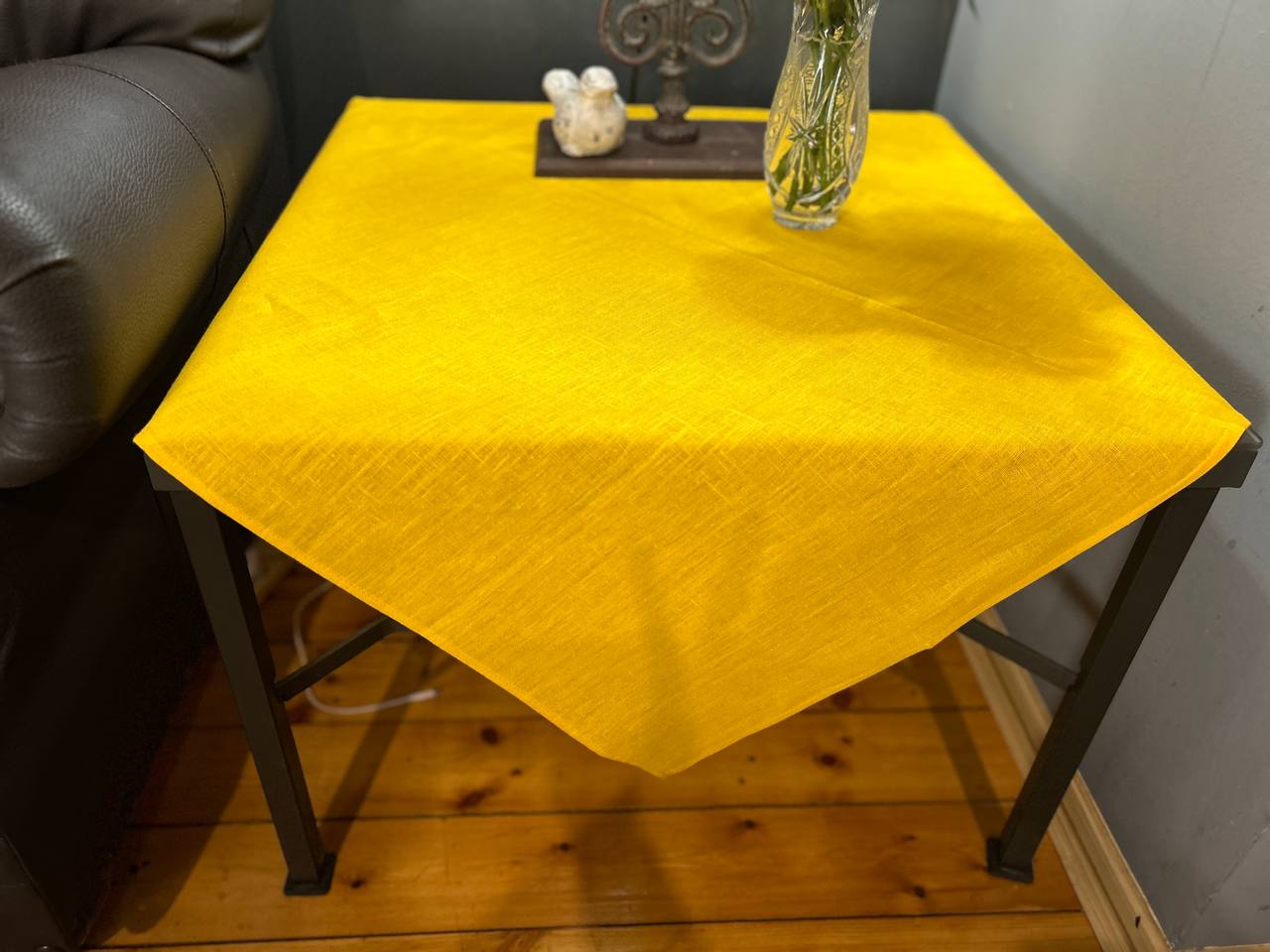Льняная скатерть «Солнечная» (95×95 см)