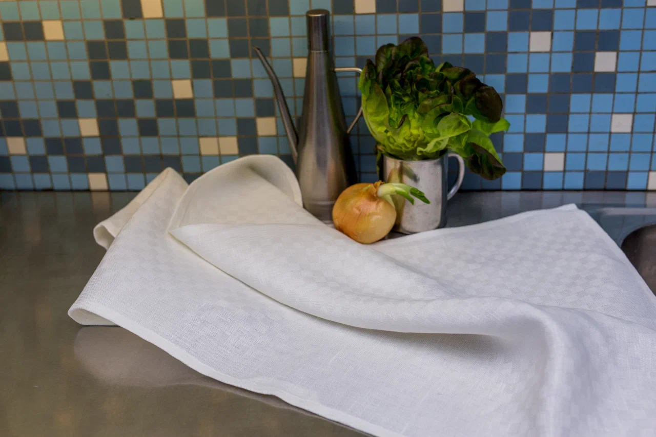 Льняное кухонное полотенце «Торжество» (70 × 45)