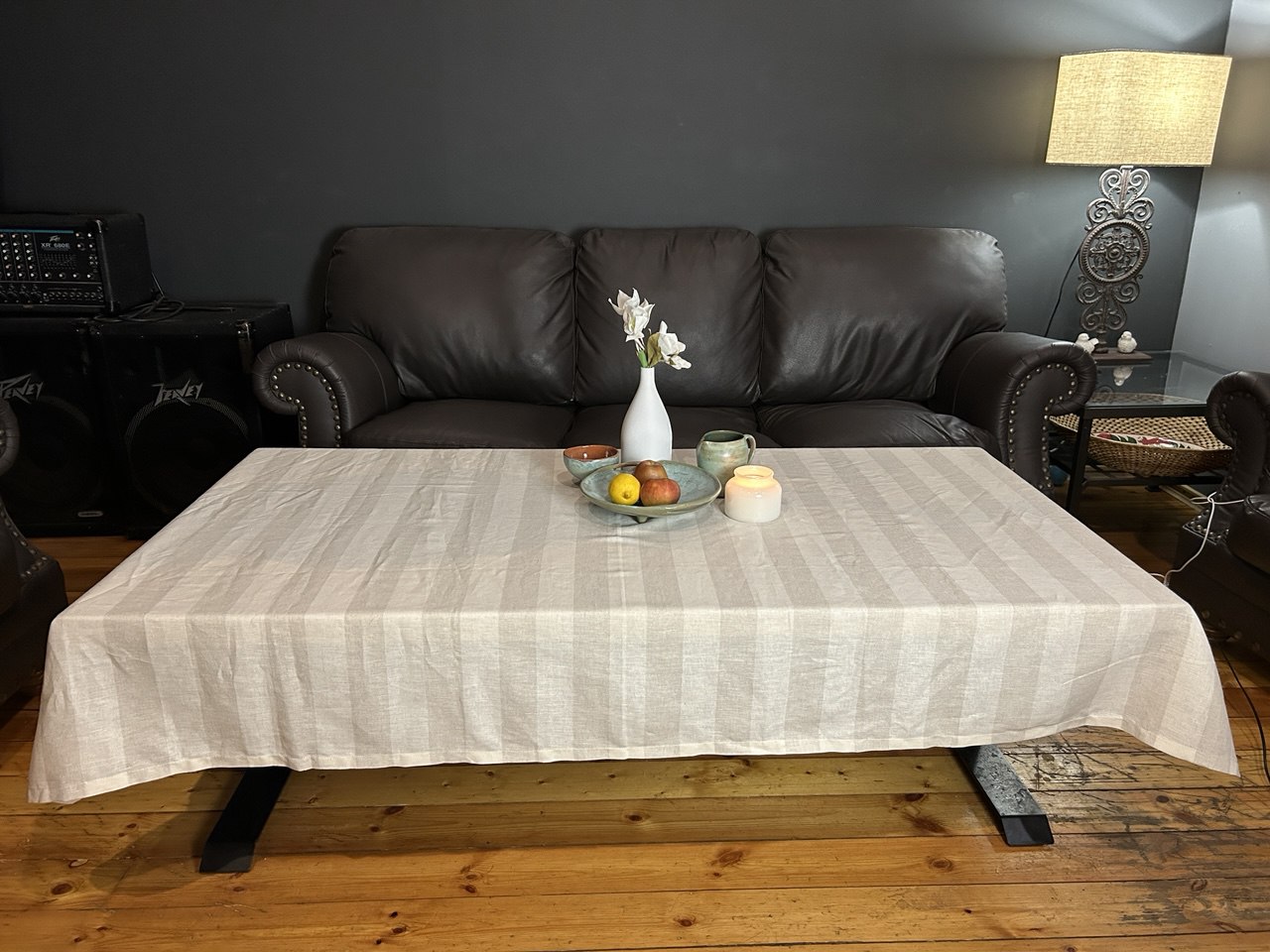 Льняная скатерть в серо-белую полоску (160×200 см)